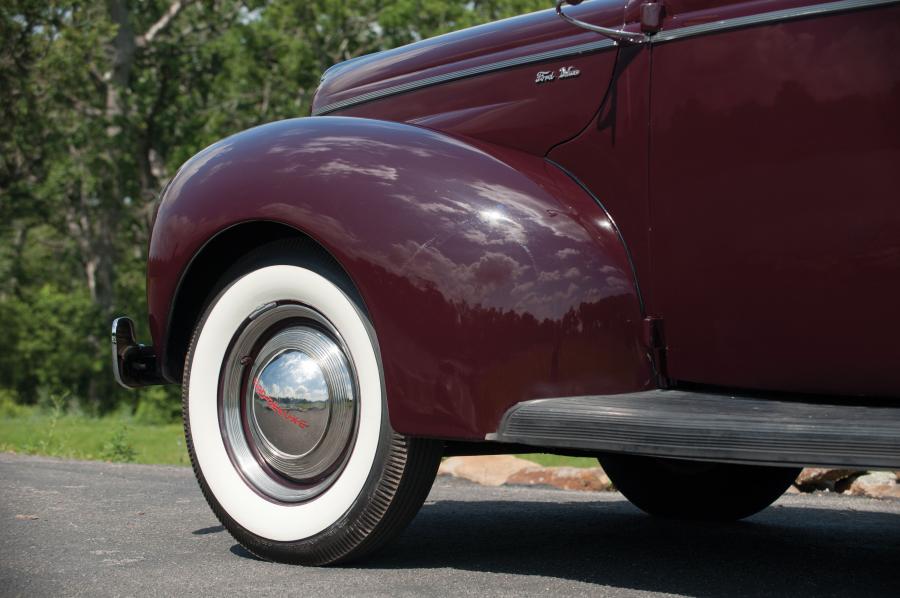  Ford DeLuxe Coupe 1940 года  (фото 16 из 25)